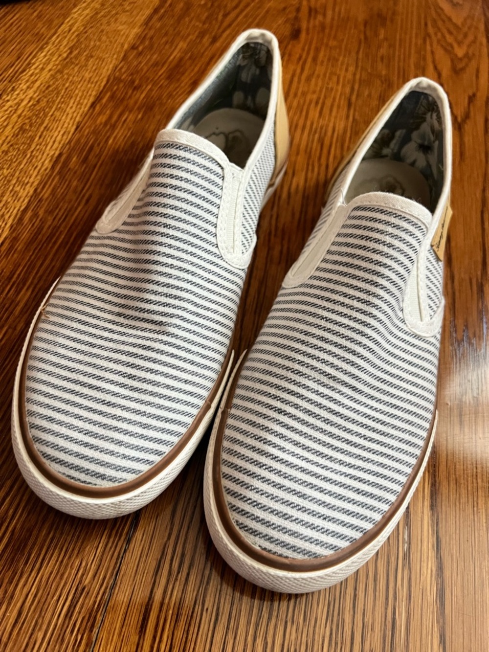 Tommy Bahama White and Blue Striped Slip-On Loafers